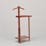 1094 1707 VALET STAND